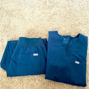 Medium Figs Scrub Set